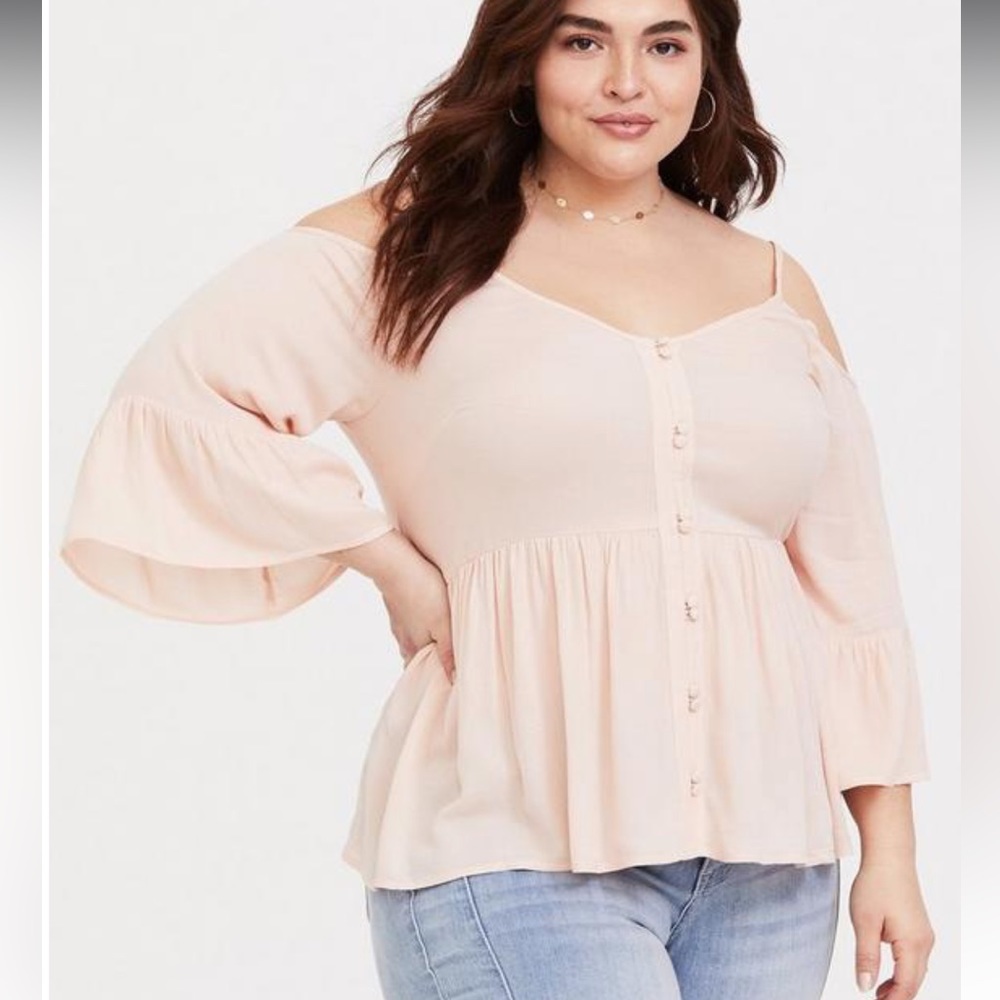 Torrid Babydoll Textured Rayon Cold Shoulder Top Size 1 or 1X